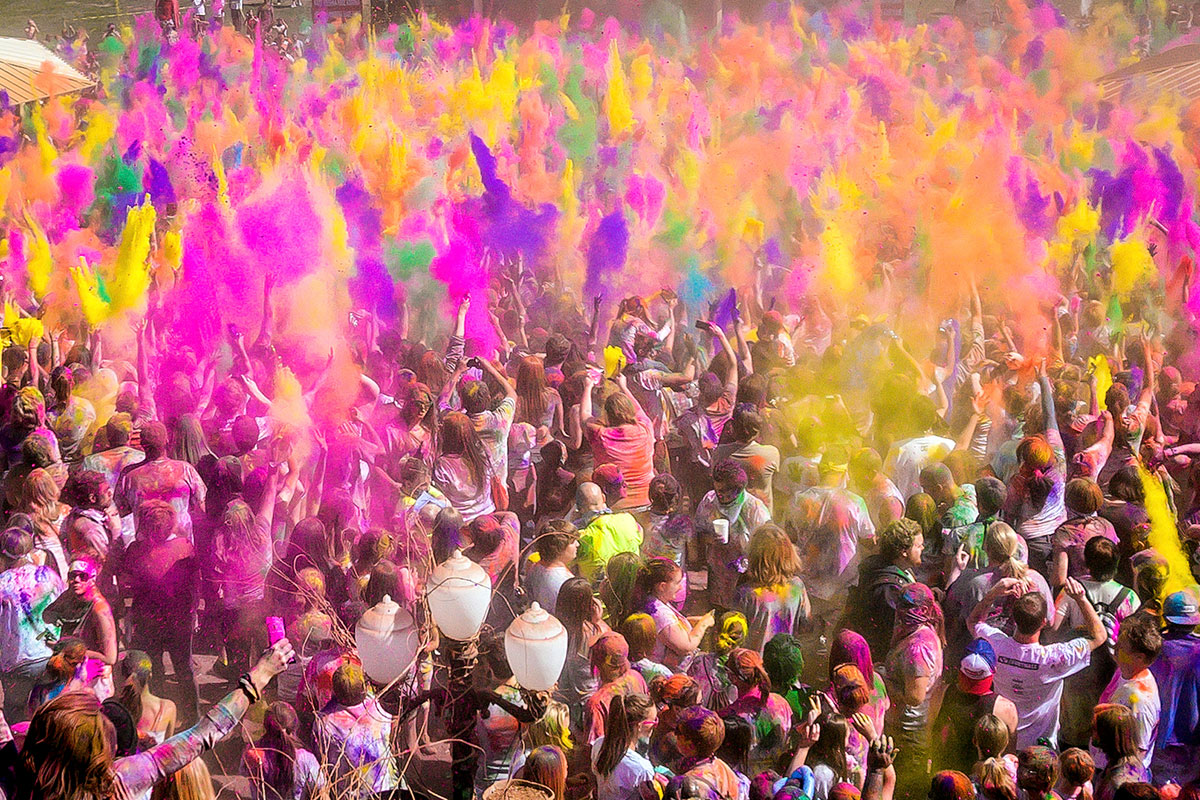 StevenGerner_Holi_Festival_USA_2013_wikicommons